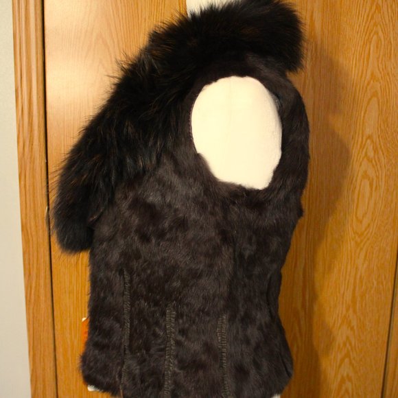 #264 Rabbitt vest, fox fur collar - Picture 4 of 5